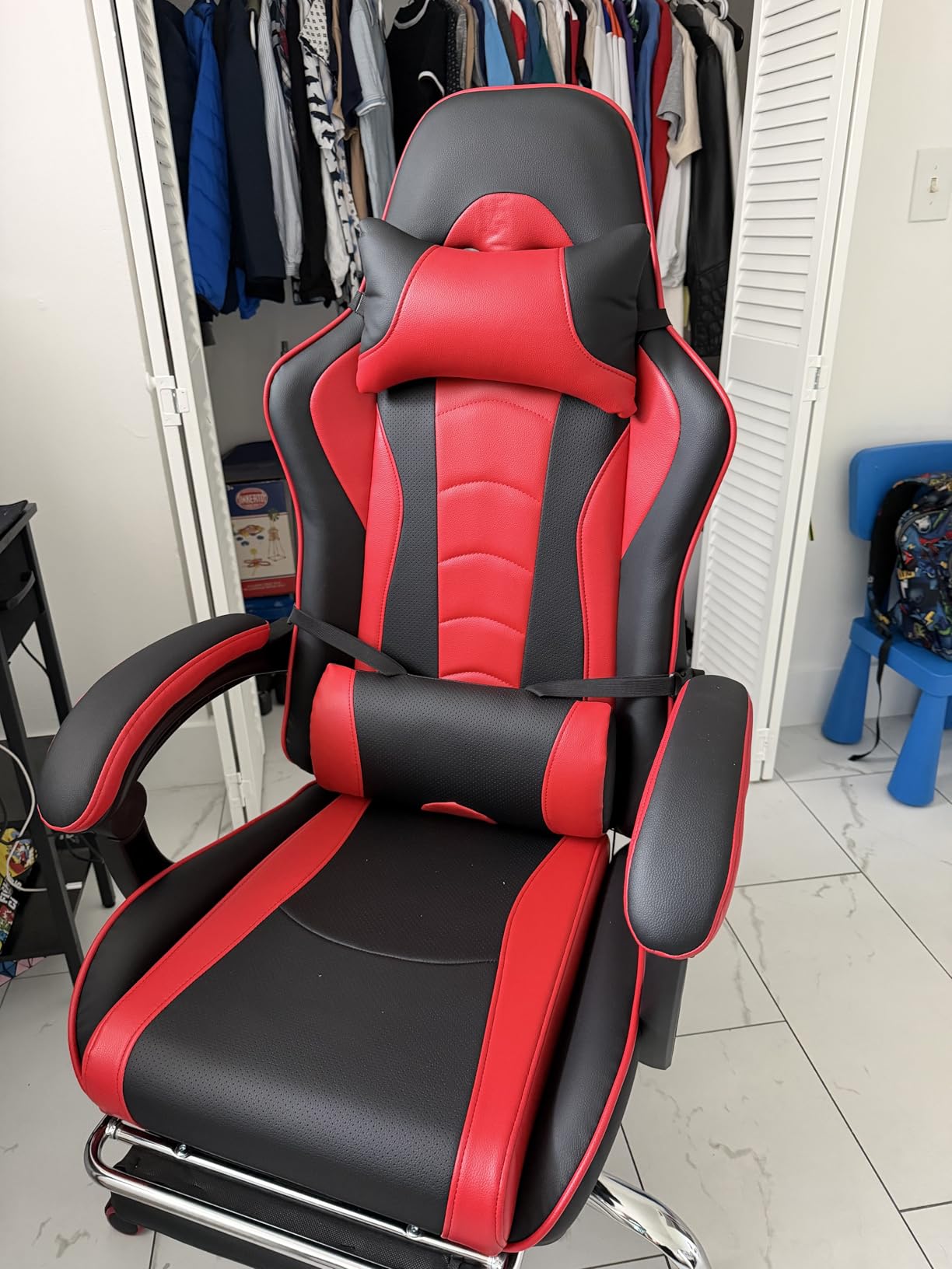 Yaheetech Gaming Chair, Video Game Chair with Massage Lumbar Support and Footrest Height Adjustable Ergonomic Computer Chair with Swivel Seat and Headrest, Black/Red customer photo 2