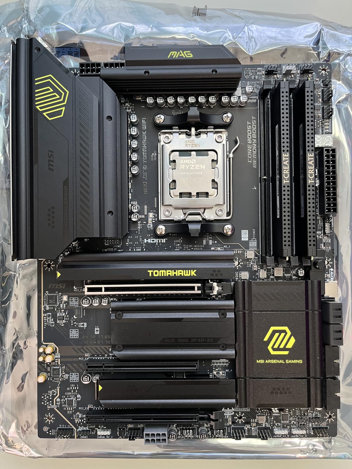 MSI MAG X870 Tomahawk WiFi Gaming Motherboard, AMD Ryzen 9000/8000/7000, AM5, DDR5, PCIe 5.0, Wi-Fi 7, ATX customer photo 1