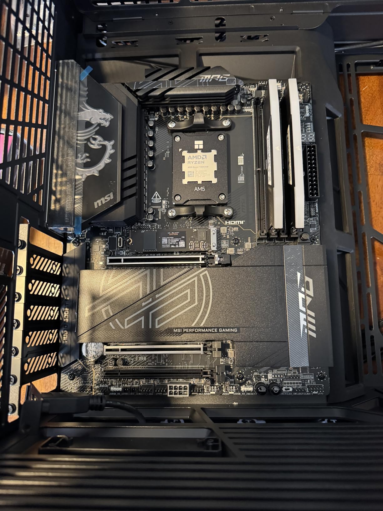 MSI MPG X870E Carbon WiFi Gaming Motherboard, AMD Ryzen 9000/8000/7000, AM5, DDR5, PCIe 5.0, Wi-Fi 7, ATX customer photo 2