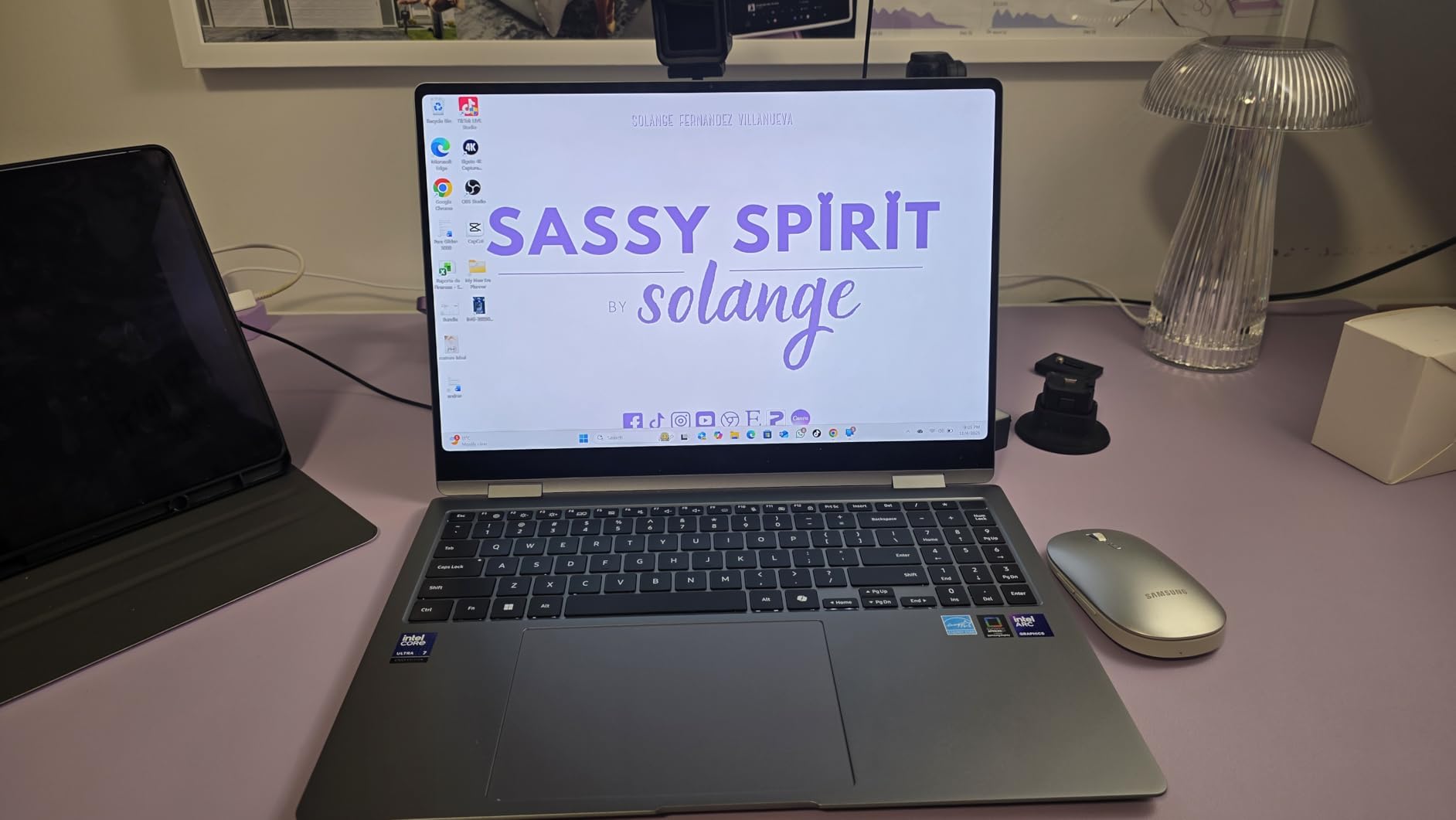 Samsung 16” Galaxy Book5 Pro 360 Copilot+ PC, AI Computer, Intel Core 7 Ultra Processor, 3K AMOLED (2880x1800) Touchscreen, S Pen,120Hz, Dolby Atmos, Student Laptop, Lightweight, All-Day Battery Life customer photo 2