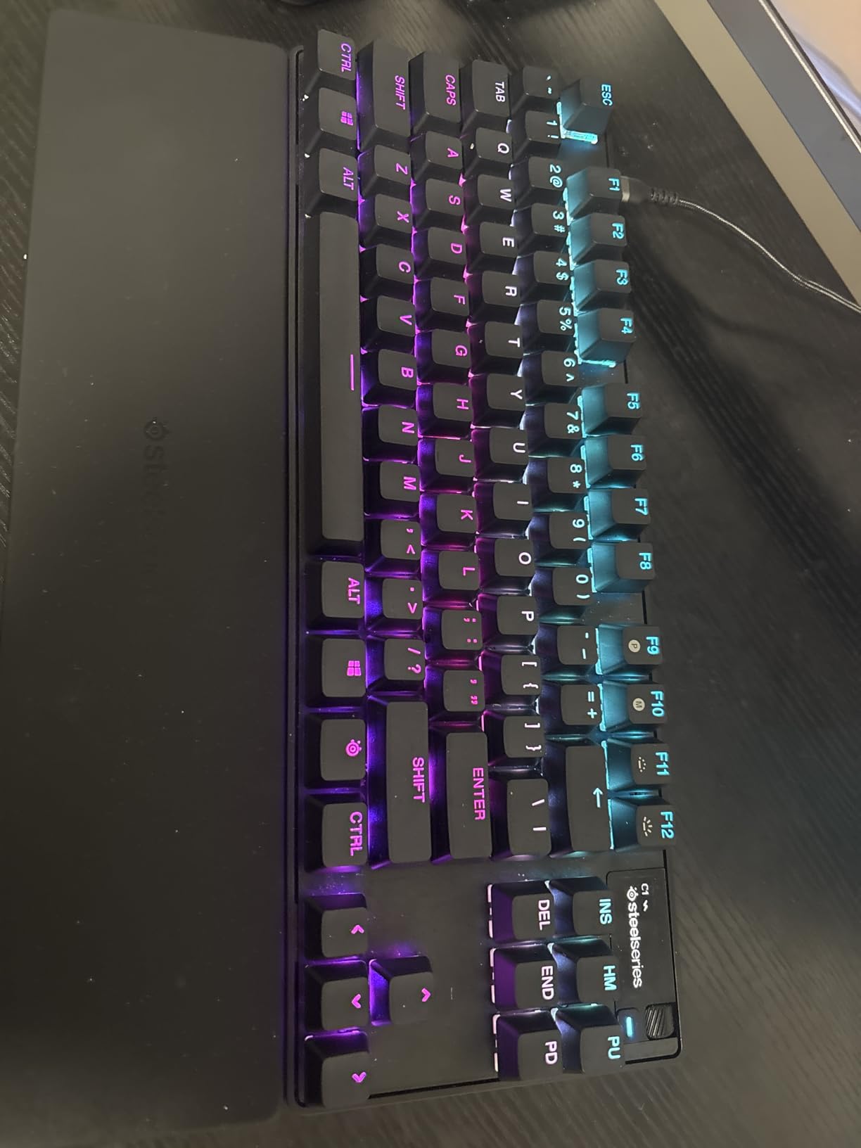 SteelSeries Apex Pro TKL Gen 3 OmniPoint 3.0 HyperMagnetic Switches - Adjustable Actuation - Rapid Trigger - Game-Ready Presets - Protection Mode - Rapid Tap/SOCD - OLED - RGB - PBT Keycaps - USB-C customer photo 1