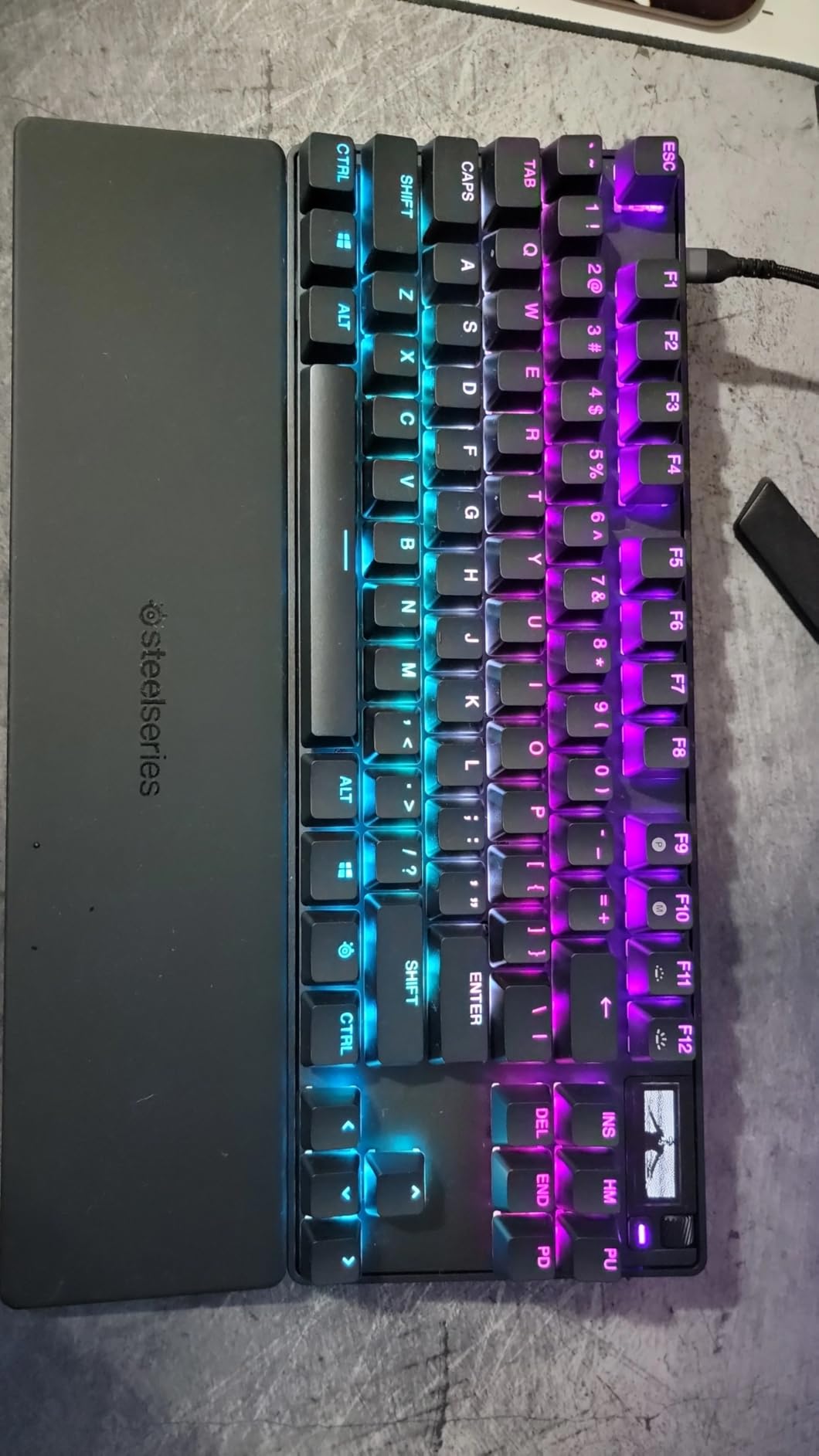 SteelSeries Apex Pro TKL Gen 3 OmniPoint 3.0 HyperMagnetic Switches - Adjustable Actuation - Rapid Trigger - Game-Ready Presets - Protection Mode - Rapid Tap/SOCD - OLED - RGB - PBT Keycaps - USB-C customer photo 2