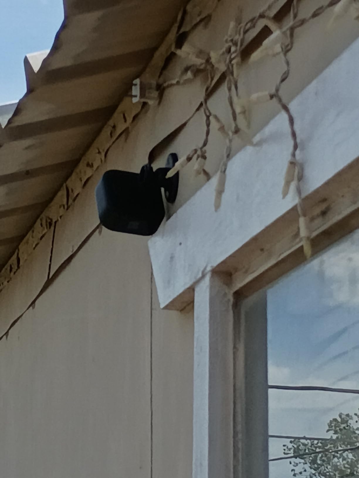 Blink Outdoor 4 – Wireless smart security camera, two-year battery life, 1080p HD day and infrared night live view, two-way talk. Sync Module Core included – 3 camera system customer photo 1