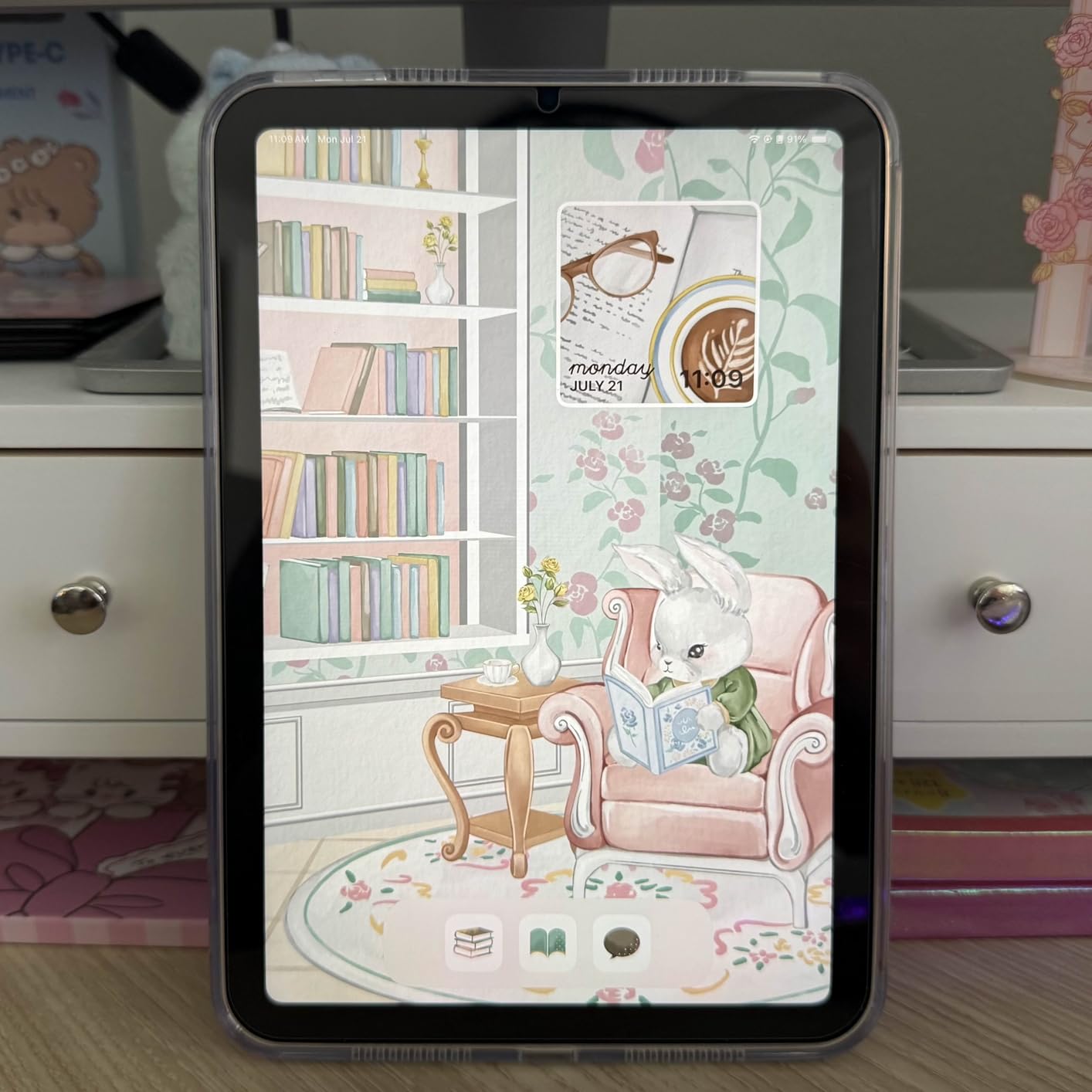 iPad mini (A17 Pro): Apple Intelligence, 8.3-inch Liquid Retina Display, 128GB, Wi-Fi 6E, 12MP Front/12MP Back Camera, Touch ID, All-Day Battery Life - Space Gray customer photo 1