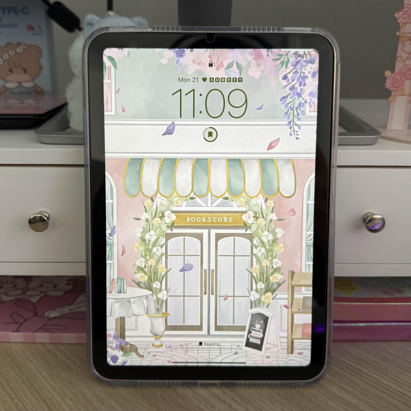 iPad mini (A17 Pro): Apple Intelligence, 8.3-inch Liquid Retina Display, 128GB, Wi-Fi 6E, 12MP Front/12MP Back Camera, Touch ID, All-Day Battery Life - Space Gray customer photo 2