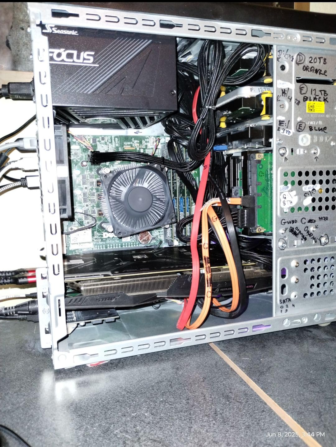 Seasonic Focus GX 750W Power Supply ATX 3.1 PCIe 5.1 (12V-2x6) 10 Years Warranty Cybenetics Platinum Fully Modular RTX 5070 Ti AMD RX 9000 Ready customer photo 1