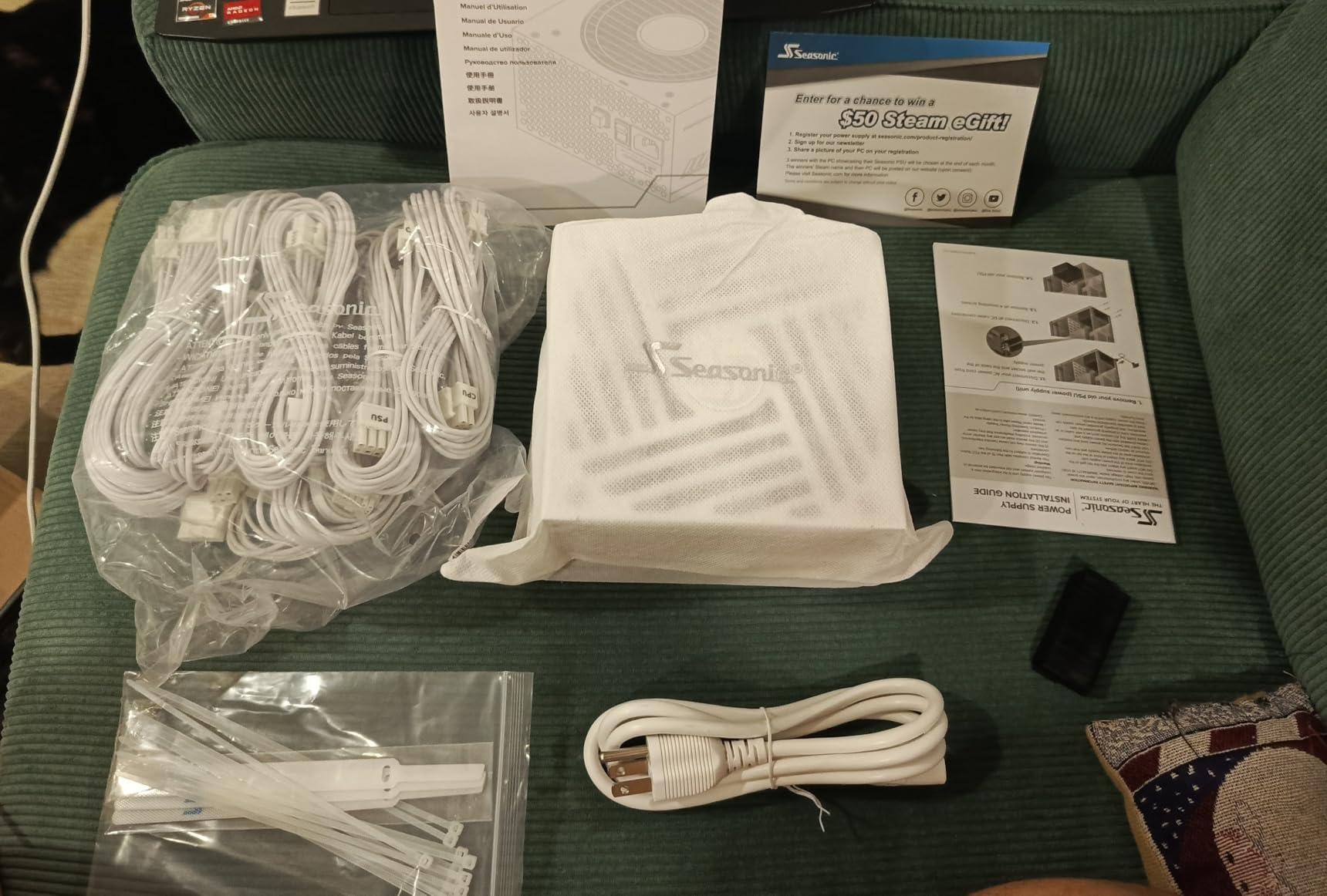 Seasonic Focus GX 750W Power Supply ATX 3.1 PCIe 5.1 (12V-2x6) 10 Years Warranty Cybenetics Platinum Fully Modular RTX 5070 Ti AMD RX 9000 Ready customer photo 2