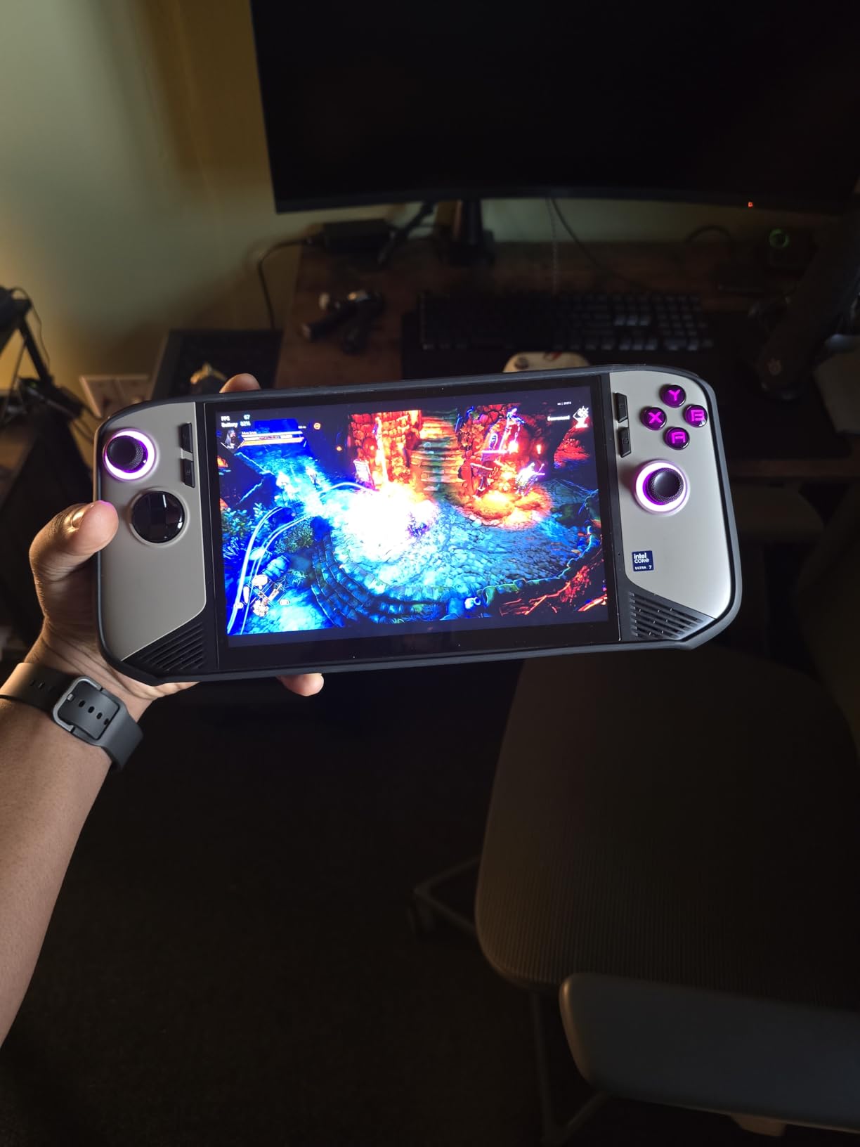 MSI Claw 8 AI+ PC Gaming Handheld: Intel Ultra 7-258V, 8