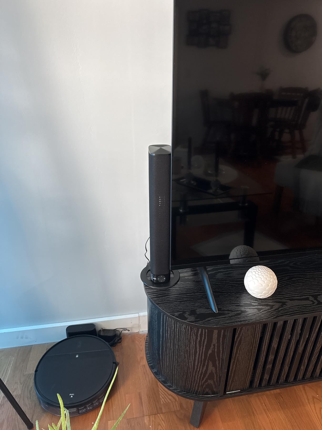 Sound Bar for Smart TV, Soundbar with Bluetooth/ARC/Opt/AUX Connect, Auto Volume Boost, 3 Equalizer Modes, 2 in 1 Detachable Soundbar for TV/PC/Gaming/Projectors customer photo 1