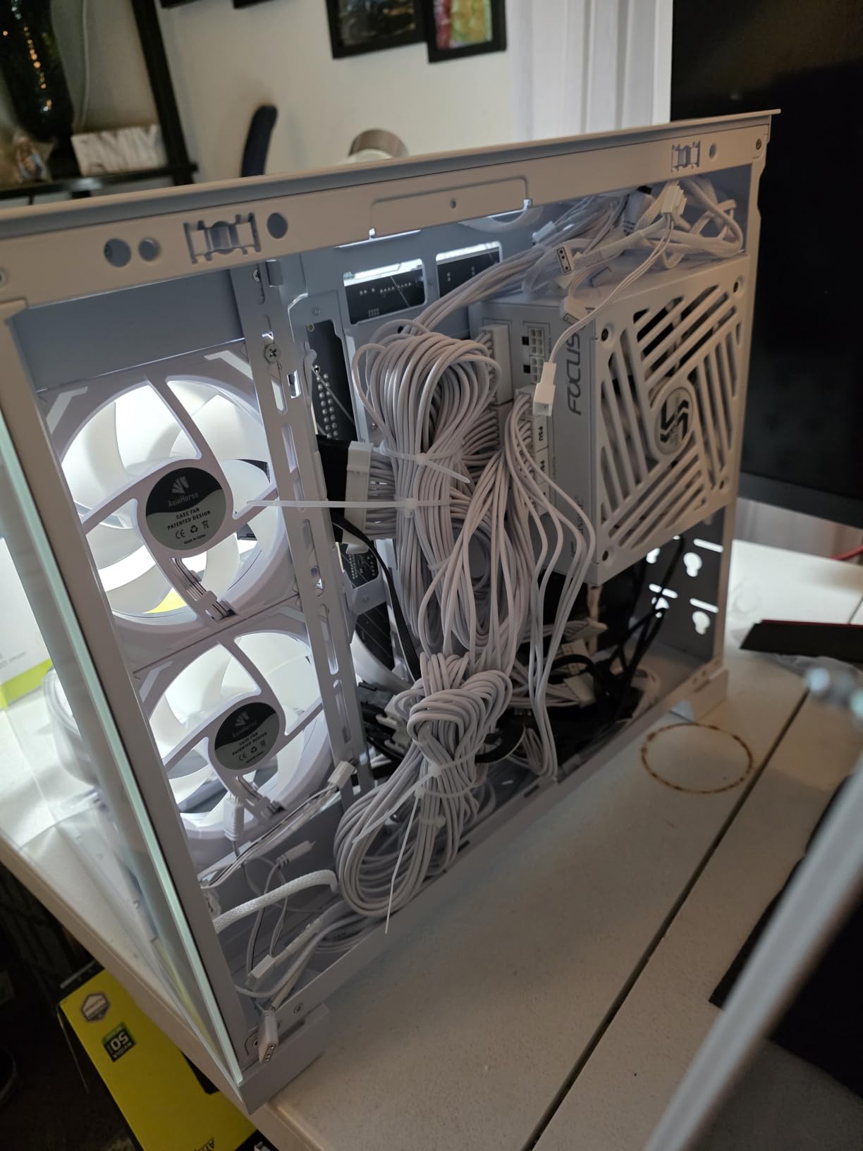 Seasonic Focus GX-1000 1000W Power Supply ATX 3.1 & PCIe 5.1 Ready White - 80 Plus & Cybenetics Gold Fully Modular 12V-2x6 RTX 5090 AMD RX 9000 Ready Premium Japanese Capacitors 10 Years Warranty customer photo 2