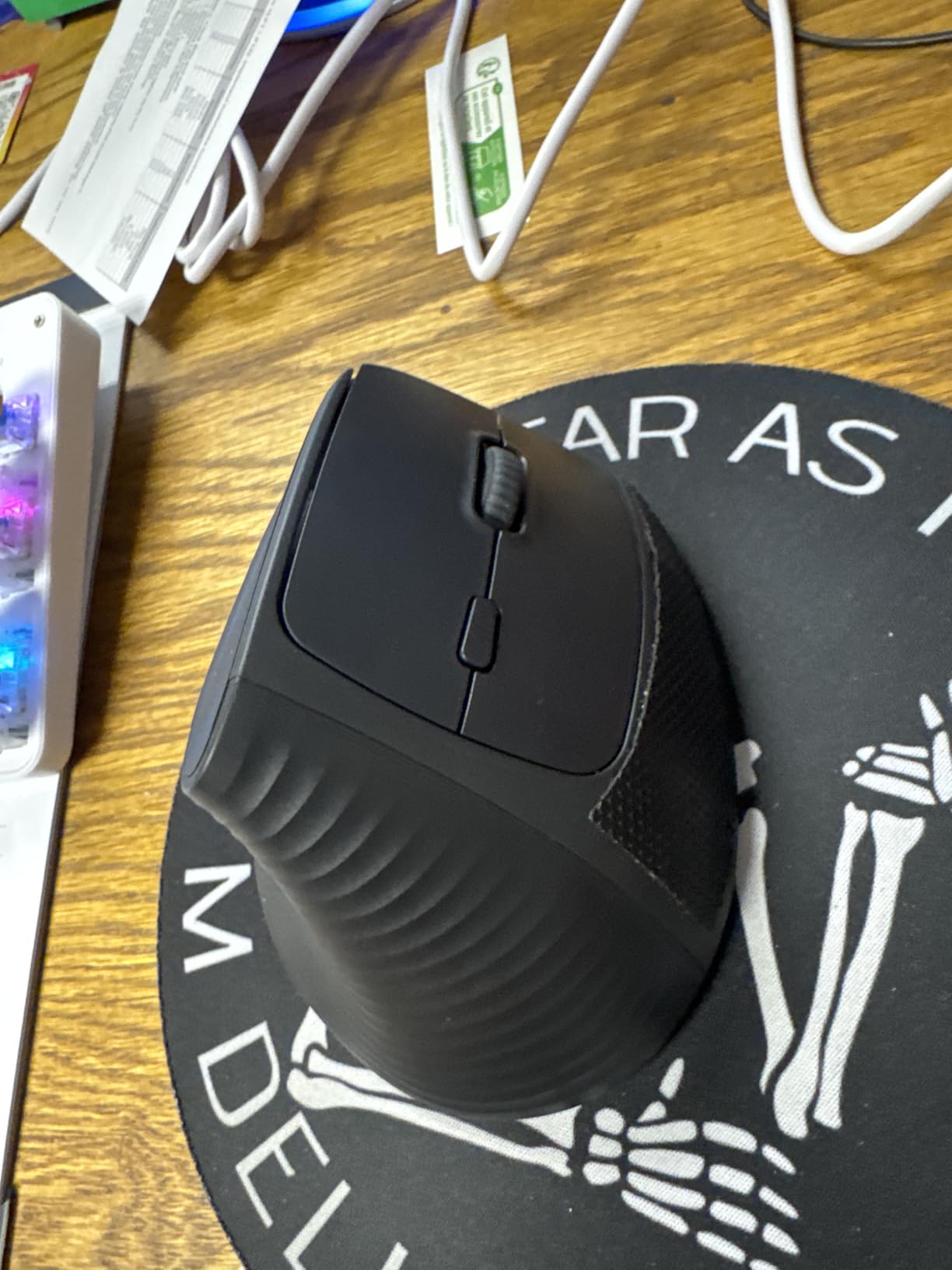 UGREEN Ergonomic Wireless Mouse, Bluetooth & 2.4G Wireless, Quiet Clicks customer photo 1