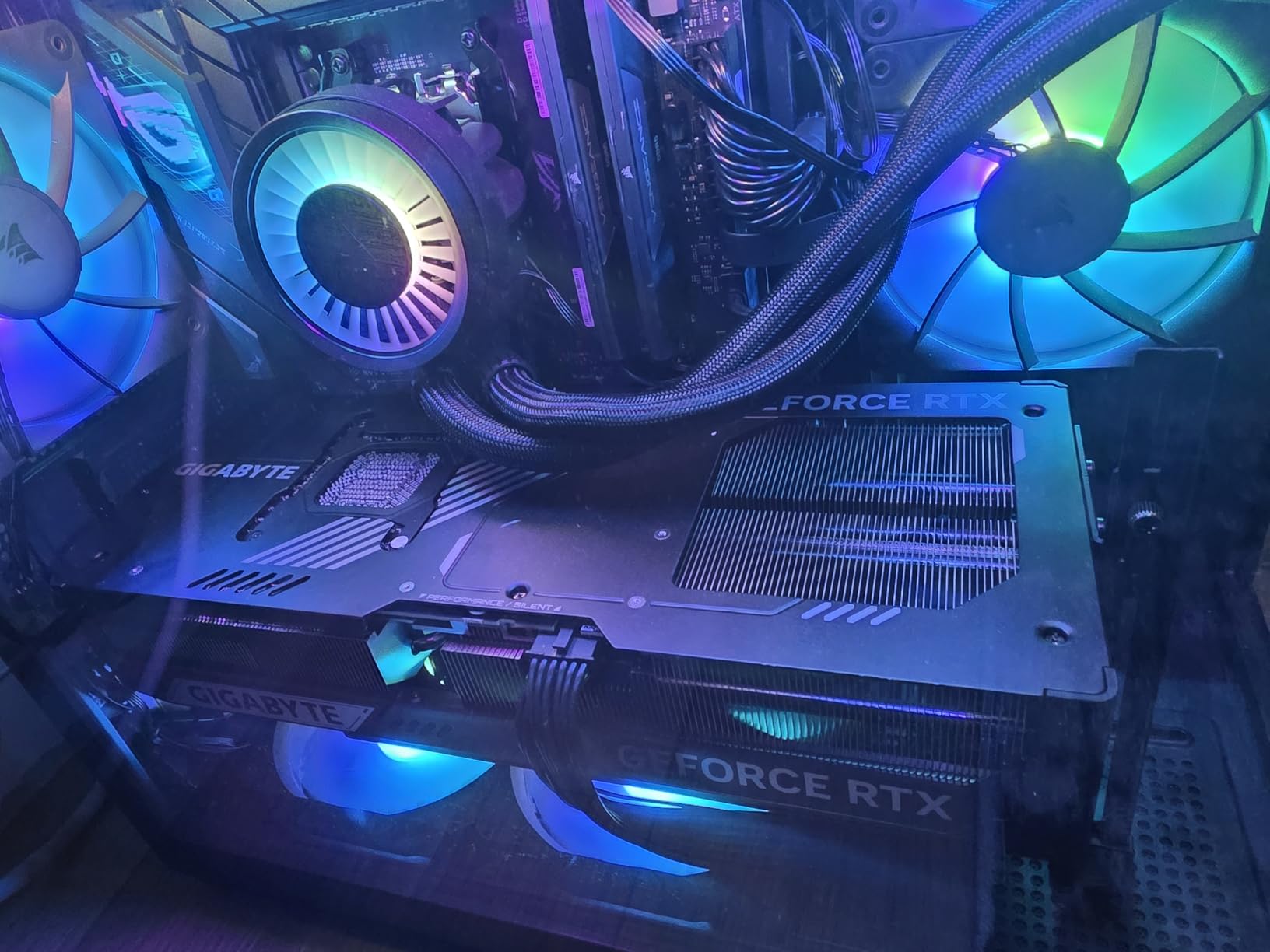 GIGABYTE GeForce RTX 5090 WINDFORCE OC 32G Graphics Card, WINDFORCE Cooling System, 32GB 512-bit GDDR7, GV-N5090WF3OC-32GD Video Card customer photo 1
