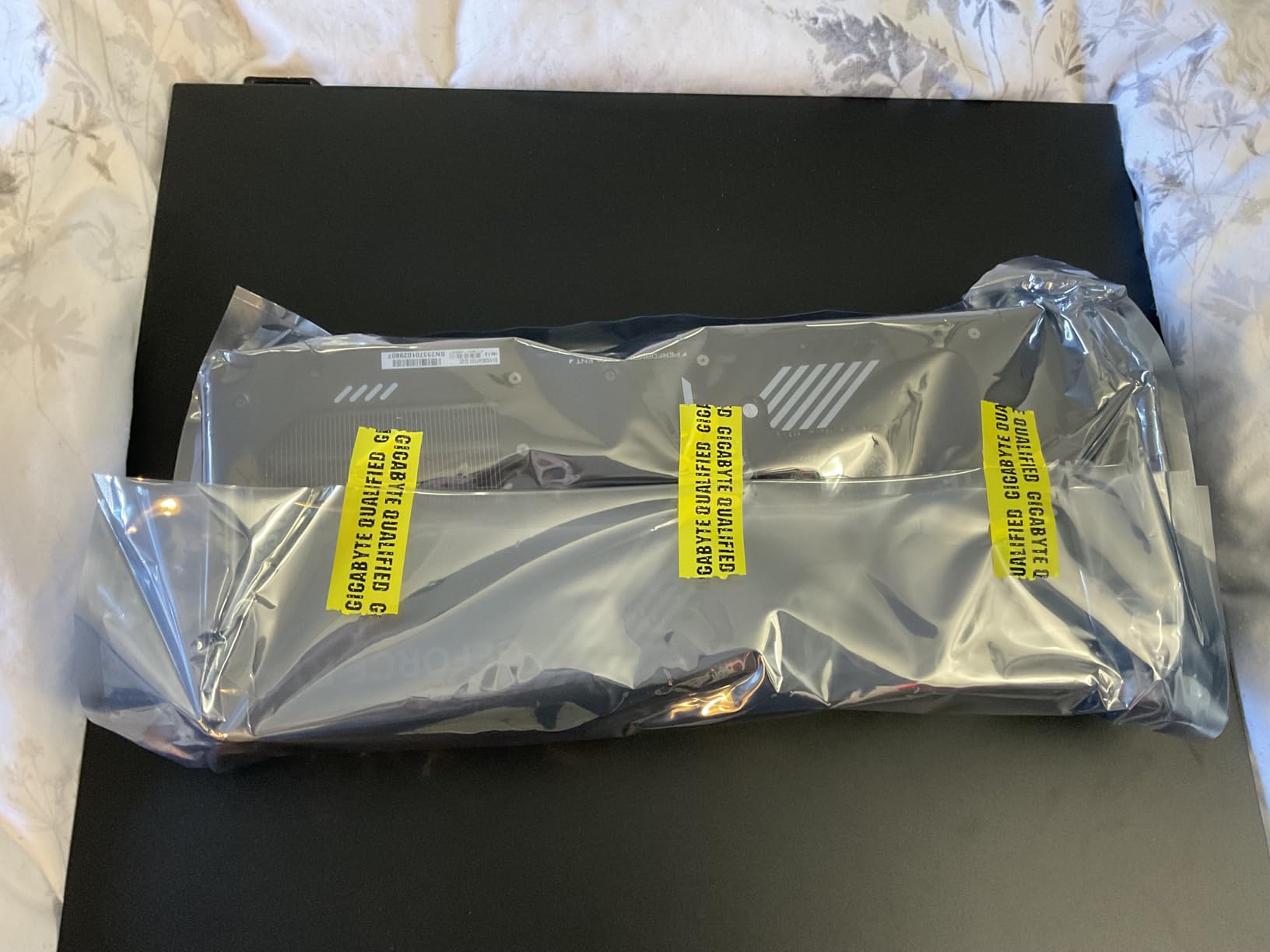 GIGABYTE GeForce RTX 5090 WINDFORCE OC 32G Graphics Card, WINDFORCE Cooling System, 32GB 512-bit GDDR7, GV-N5090WF3OC-32GD Video Card customer photo 2