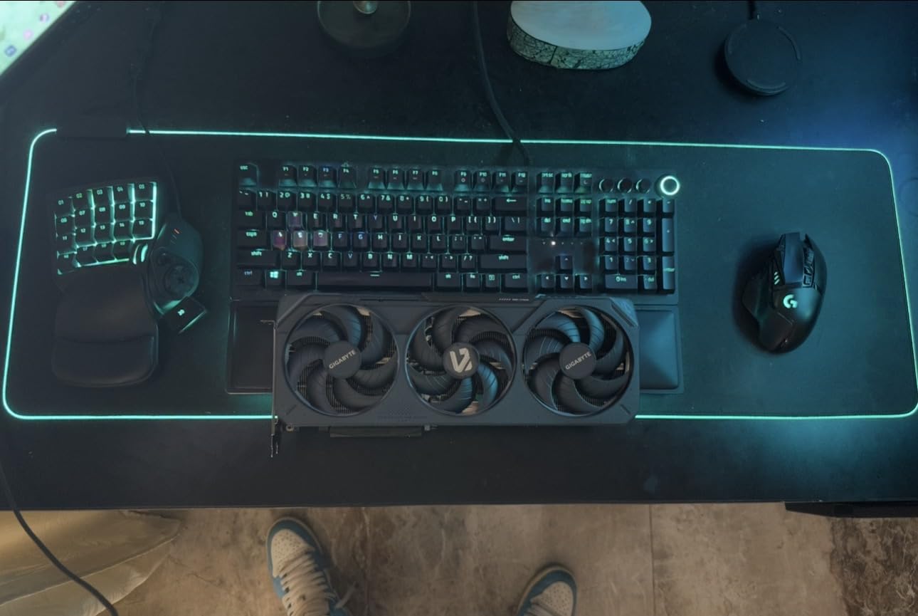 GIGABYTE GeForce RTX 5070 Gaming OC 12G Graphics Card, 12GB 192-bit GDDR7, PCIe 5.0, WINDFORCE Cooling System customer photo 2