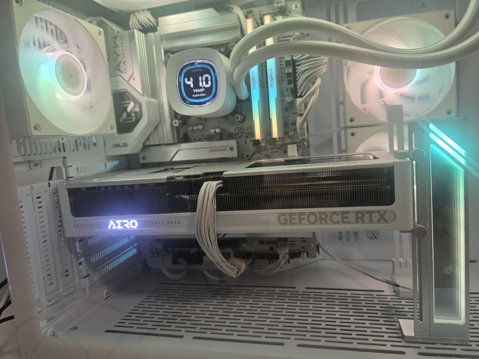 GIGABYTE GeForce RTX 5070 AERO OC 12G Graphics Card customer photo 2