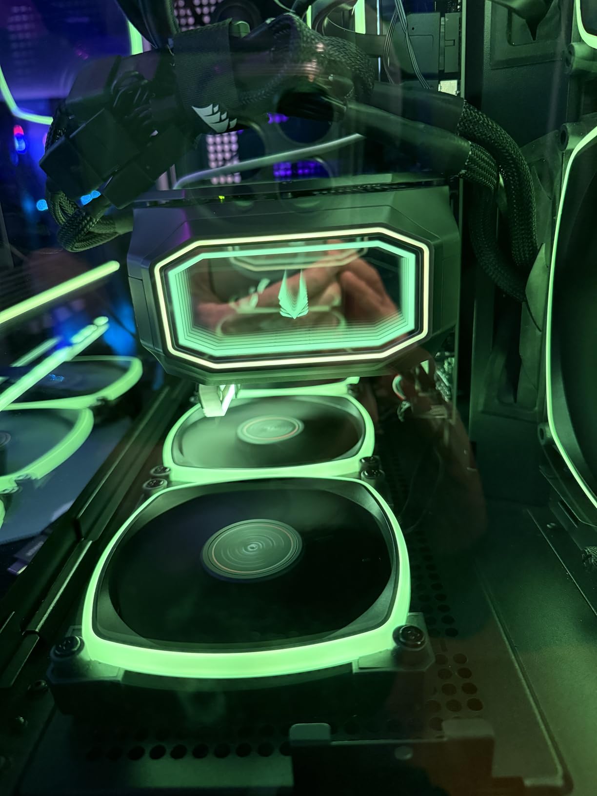 ZOTAC Gaming GeForce RTX 5090 AMP Extreme Infinity, 32GB GDDR7 512-bit, IceStorm 3.0 Cooling customer photo 2