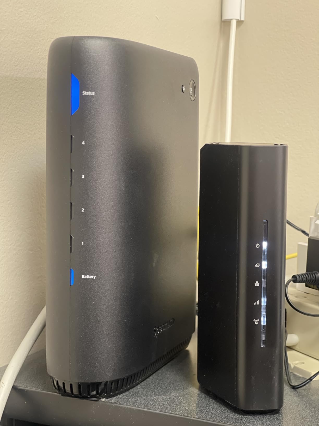 NETGEAR Nighthawk Dual-Band WiFi 7 Router (RS90) - Router Only, BE3600 Wireless Speed (up to 3.6 Gbps) - Covers up to 2,000 sq. ft., 50 Devices - 2.5 Gig Internet Port - Free Expert Help customer photo 2