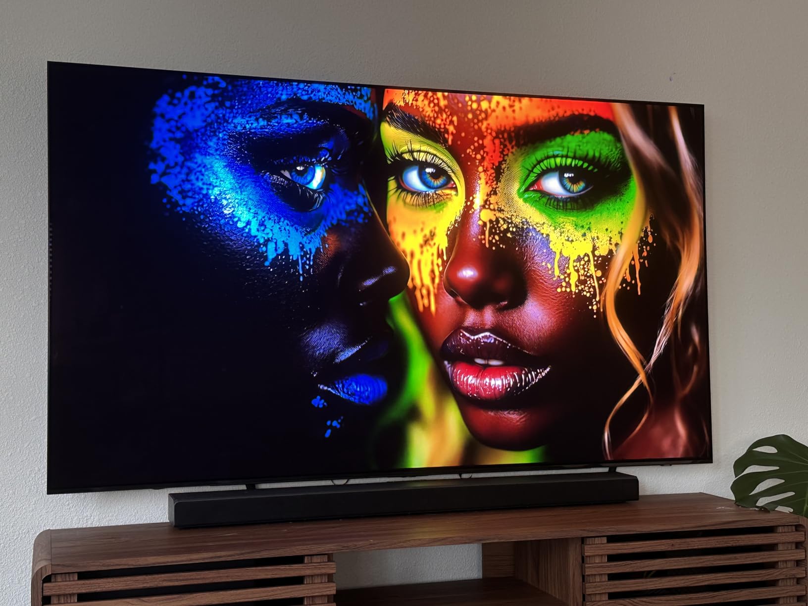Samsung 42-Inch Class OLED S90F 4K Smart TV (2025 Model) NQ4 AI Gen3 Processor Upscaling Pro HDR +, Motion Xcelerator 144Hz, Vision Alexa Built-in customer photo 2