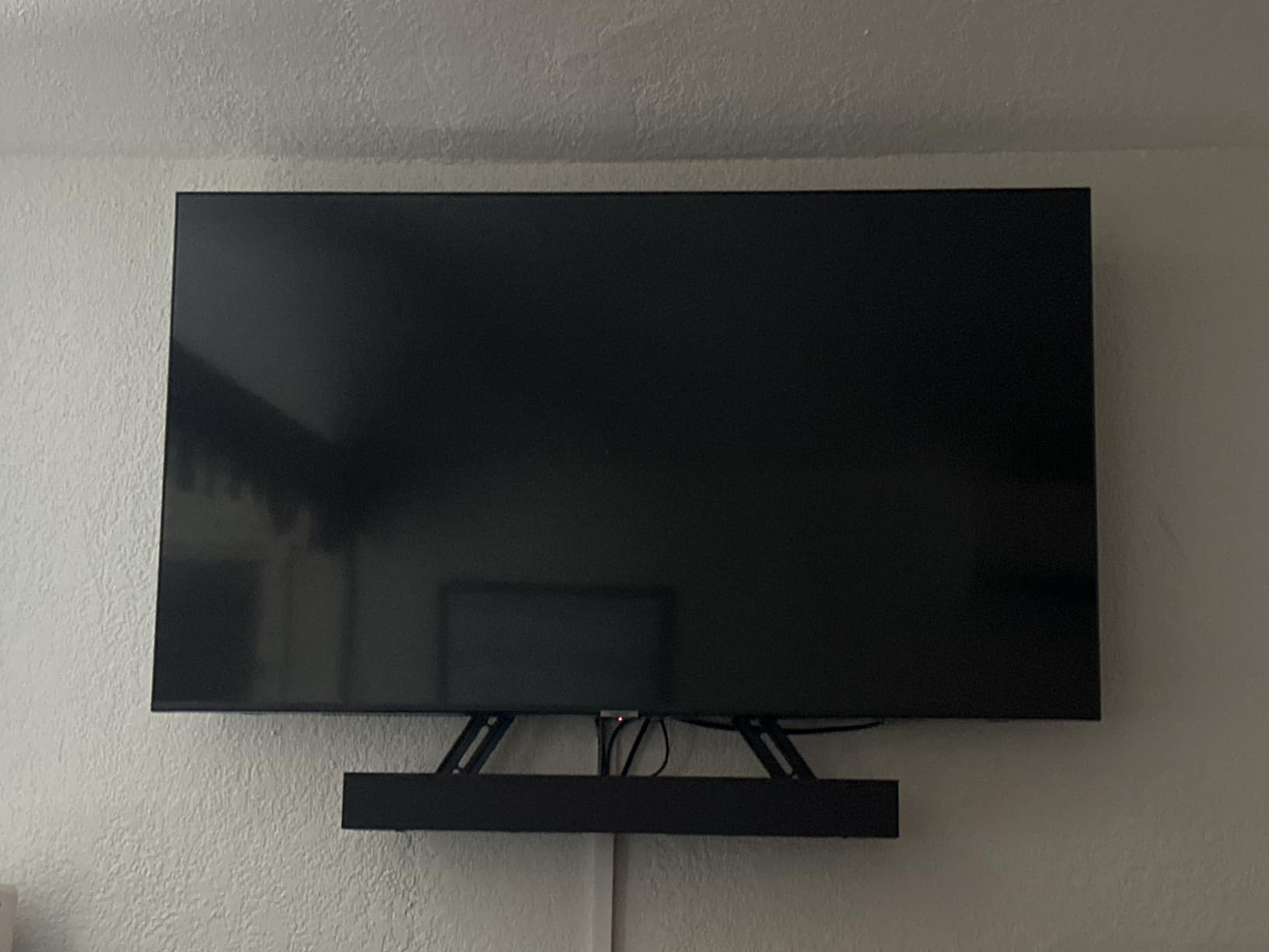 Samsung HW-B400F B-Series 2.0ch Soundbar with Built-in Subwoofer (2025 Model) - One Remote Control, Surround Sound Expansion, Voice Enhance Mode customer photo 1