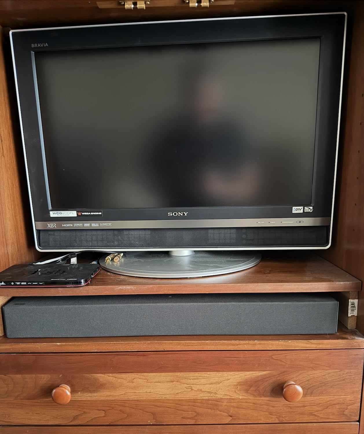 Samsung HW-B400F B-Series 2.0ch Soundbar with Built-in Subwoofer (2025 Model) - One Remote Control, Surround Sound Expansion, Voice Enhance Mode customer photo 2