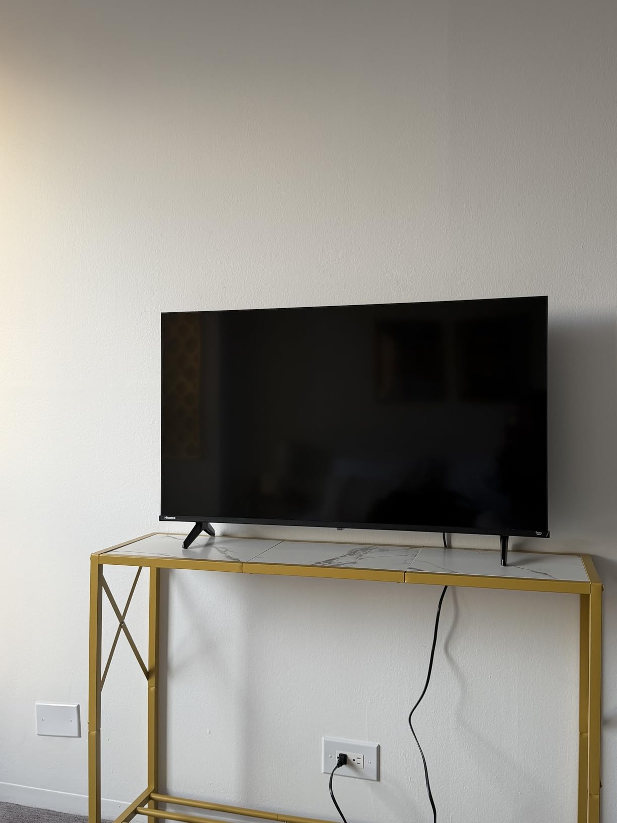 Hisense 32-Inch Class A4 Series FHD 1080p Smart Fire TV (32A4NF, 2025 Model) - DTS Virtual: X, Slim Bezel Design, Alexa Built in customer photo 2