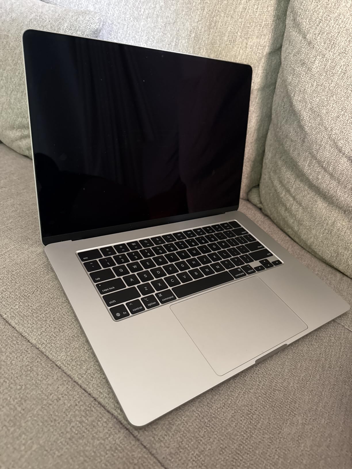 Apple 2025 MacBook Air 15-inch Laptop with M4 chip, 15.3-inch Liquid Retina Display, 16GB Unified Memory, 256GB SSD Storage, Touch ID; Midnight customer photo 2