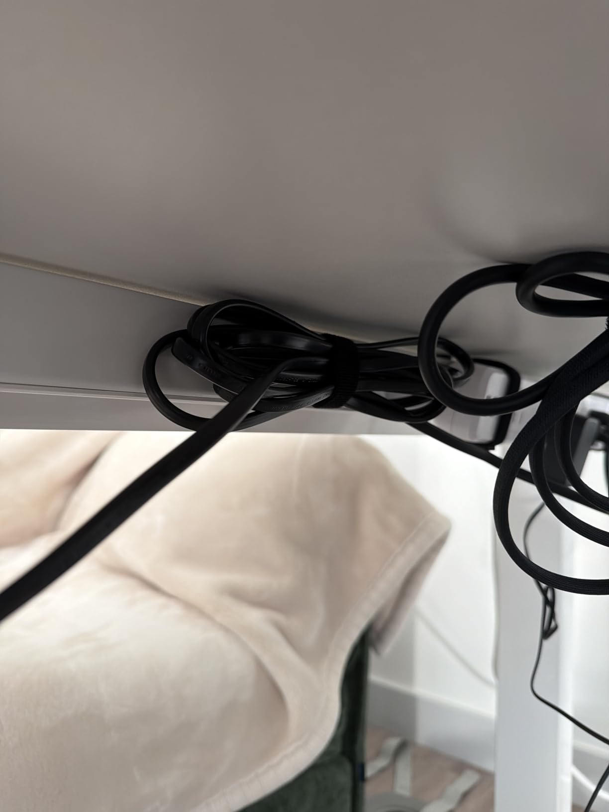 Cable Management Under Desk, Up to 15 Cord, Enhanced Wire Holder Cord Organizer, Adjustable Hook and Loop Cable Ties, Home Office Essentials, Cable Hider Clips Under Table, 20 Pair customer photo 2