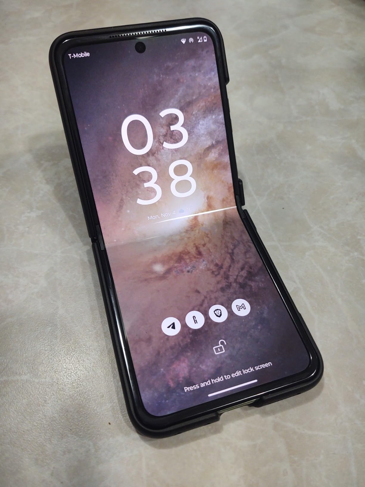 Razr+ 2025 | Unlocked | Made for US 12/256GB | 50MP Camera | Pantone Mocha Mousse customer photo 1
