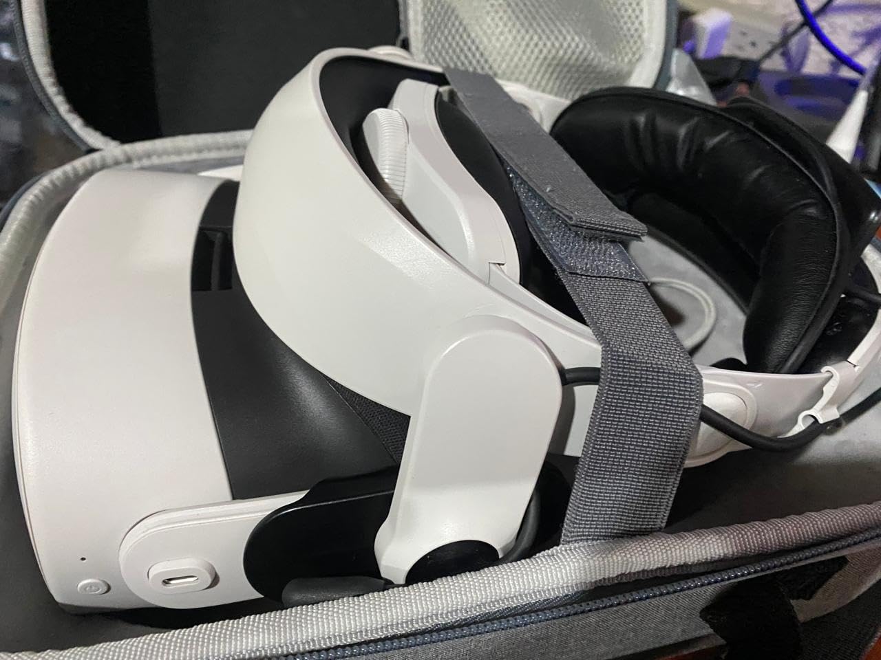 Meta Quest 3S 128GB | VR Without Wires - Gorilla Tag Cardboard Monkenaut Bundle - Amazon Exclusive - Access to 100+ Games with a 3-Month Trial of Meta Horizon+ Included customer photo 1