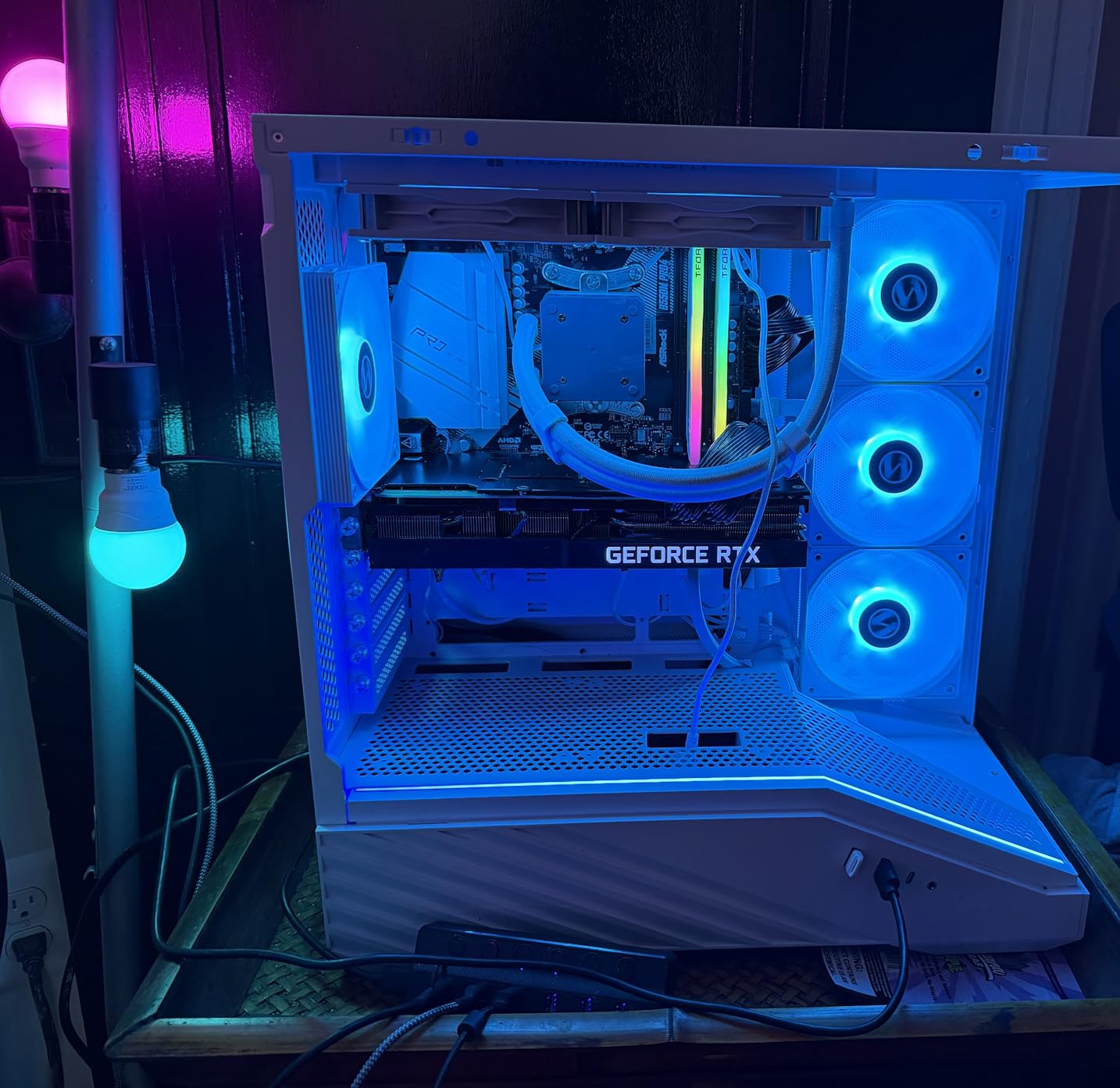 Lian Li V100-ATX Mid-Tower PC Case-Black-V100RX | 4 x 120mm ARGB PWM Fans Pre-Installed, LED RGB Strip, Display Platform with Tempered Glass customer photo 2
