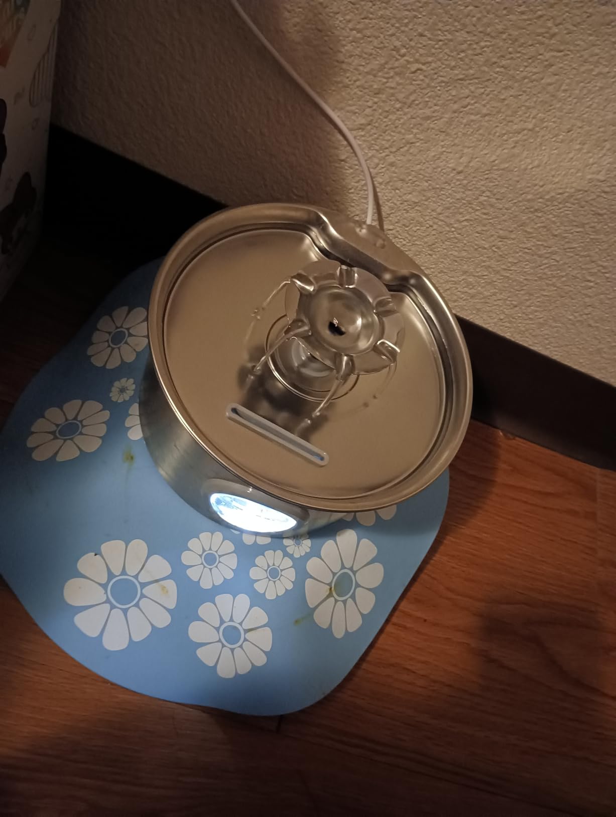 Stainless Steel Cat Water Fountain: 88oz/2.6L Ultra Quiet Pet Fountain with Flower Kitty Spout & LED Blue Light Water Dispenser with Water Level Window for Cats/Dogs Indoor (Silver) - IHOUONE customer photo 2