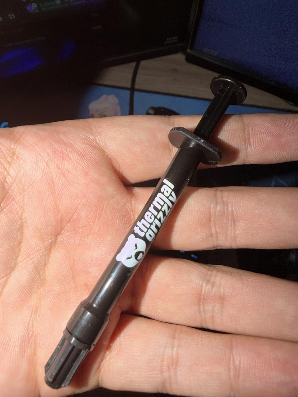 Thermal Grizzly Kryonaut Extreme - 2 Gram - Extremely High Performance Thermal Paste with 12 Cleaning Wipes 6 Wet & 6 Dry - for Maximum Thermal Conductivity While Overclocking CPU/GPU/PS4/PS5/Xbox customer photo 1