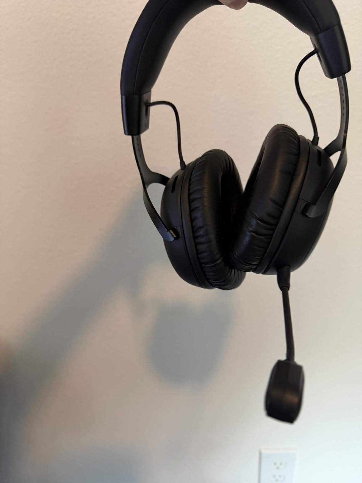HyperX Cloud III S – Wireless Gaming Headset for Multi-Platform, 2.4GHz, Bluetooth, Battery Life up to 120 Hours 2.4GHz / 200 Hours Bluetooth, 53mm Angled Drivers, Detachable Mic – Black customer photo 1