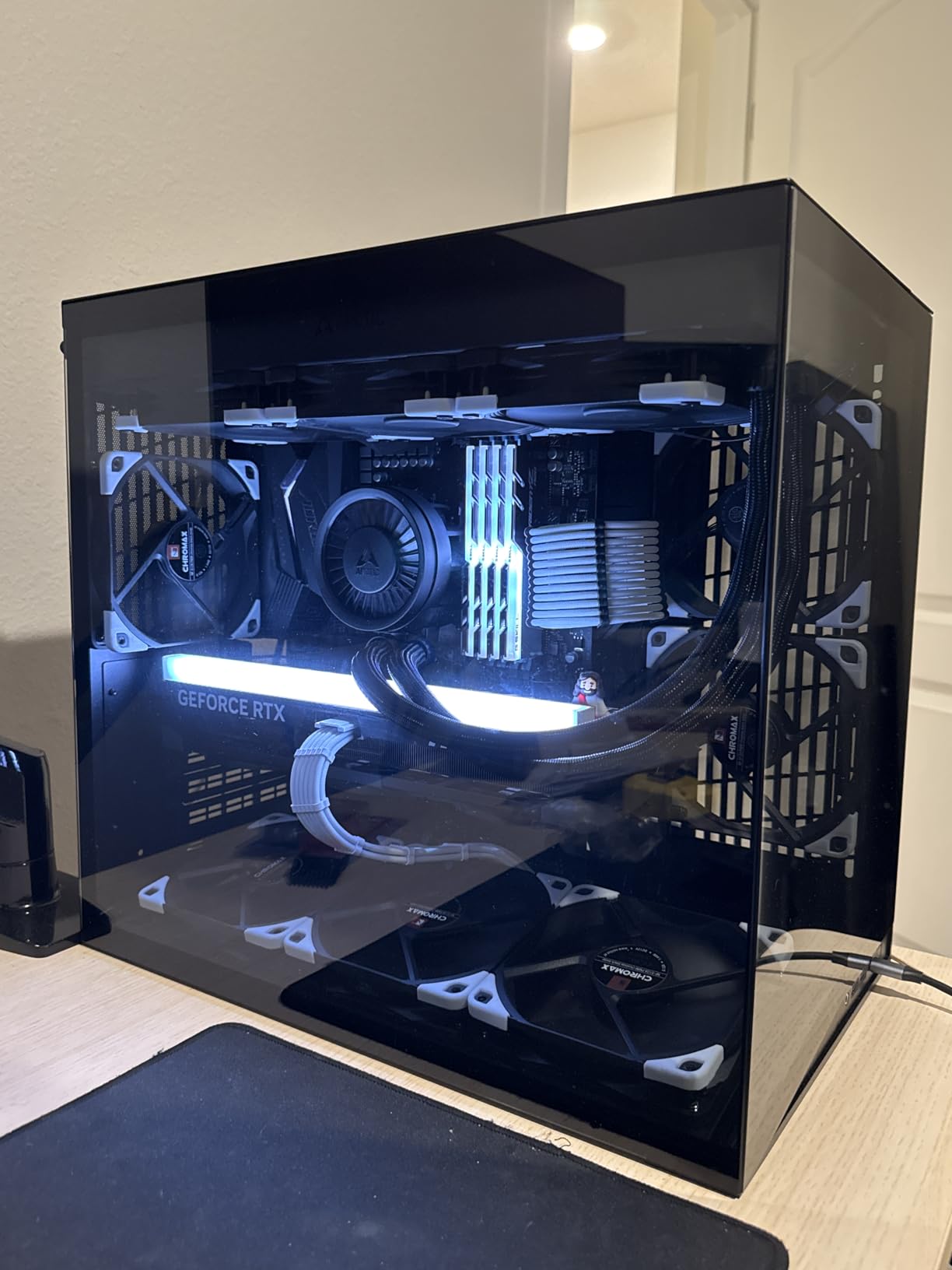 Lian Li O11D Mini V2 Flow ATX PC Case with 5 Non-RGB Reverse Fans, Black customer photo 2