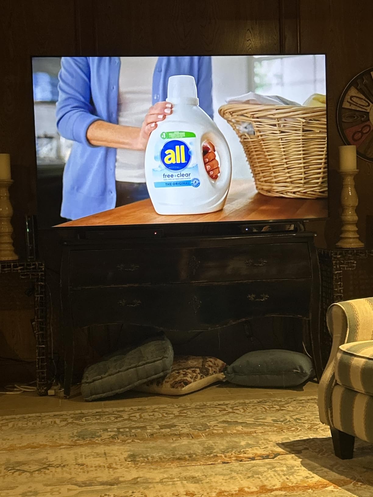 75-Inch Class QLED Q6F Series Smart TV (2025 Model, 75Q6F) Q4 Lite Processor, Quantum HDR, Motion Xcelerator 60Hz, Color Booster, 4K Upscaling, with Alexa Speaker customer photo 2
