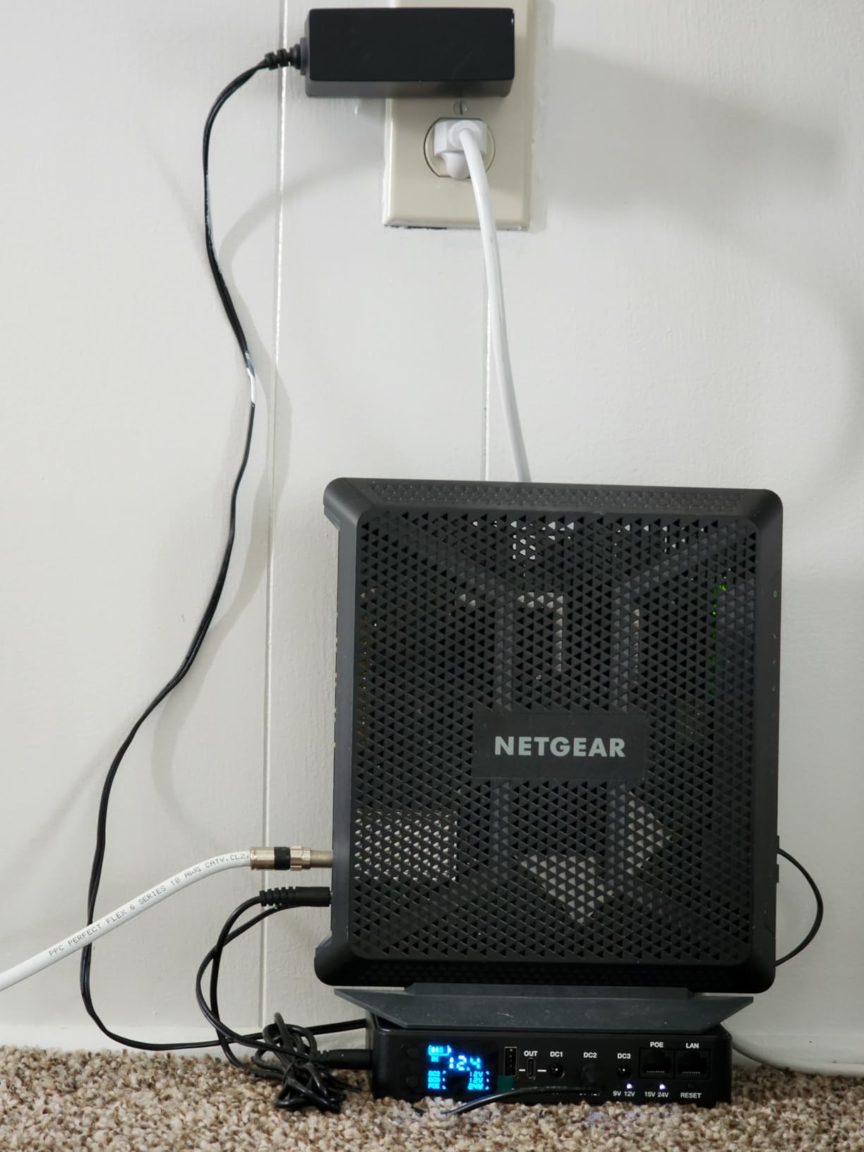 Mini UPS for Wifi Router, USB 5V 3.6A DC UPS 12V 2A Battery Backup 9V 2A 10400mAh(32Wh) customer photo 1