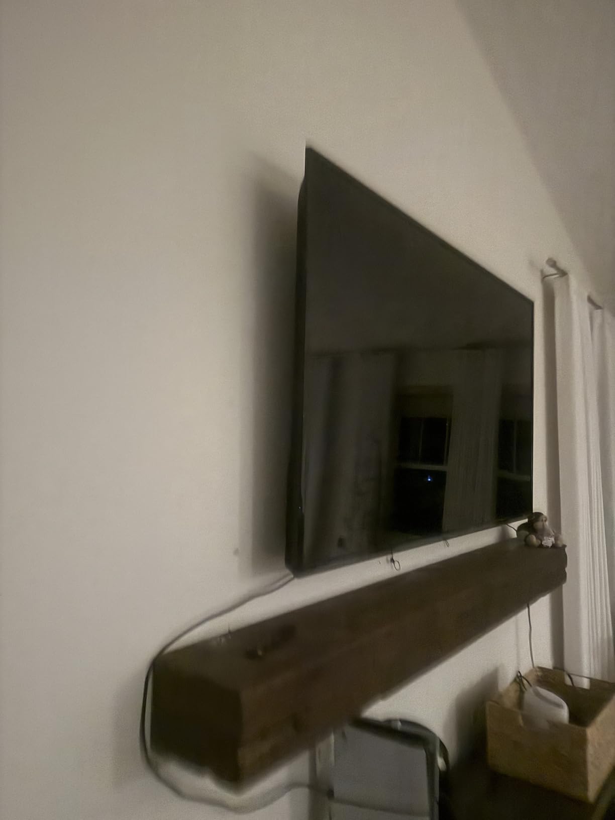 Samsung 98-Inch Class QLED Q7F Series Samsung Vision AI Smart TV (2025 Model, 98Q7F) Quantum HDR, Object Tracking Sound Lite, Q4 AI Gen1 Processor, 4K upscaling, Gaming Hub w/Alexa Built-in customer photo 1