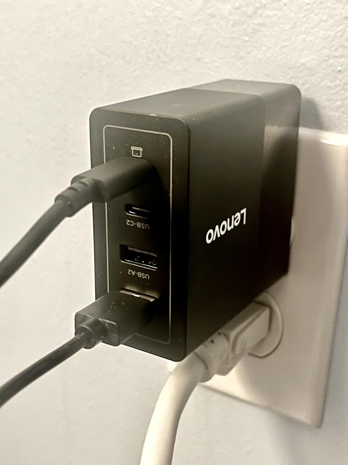 Lenovo 100W USB C Charger, 4-Port Multi-Device Fast Charging, Black GaN Power Block with 240W Cable, for Thinkpad, MacBook, Dell XPS, iPhone, Samsung customer photo 1