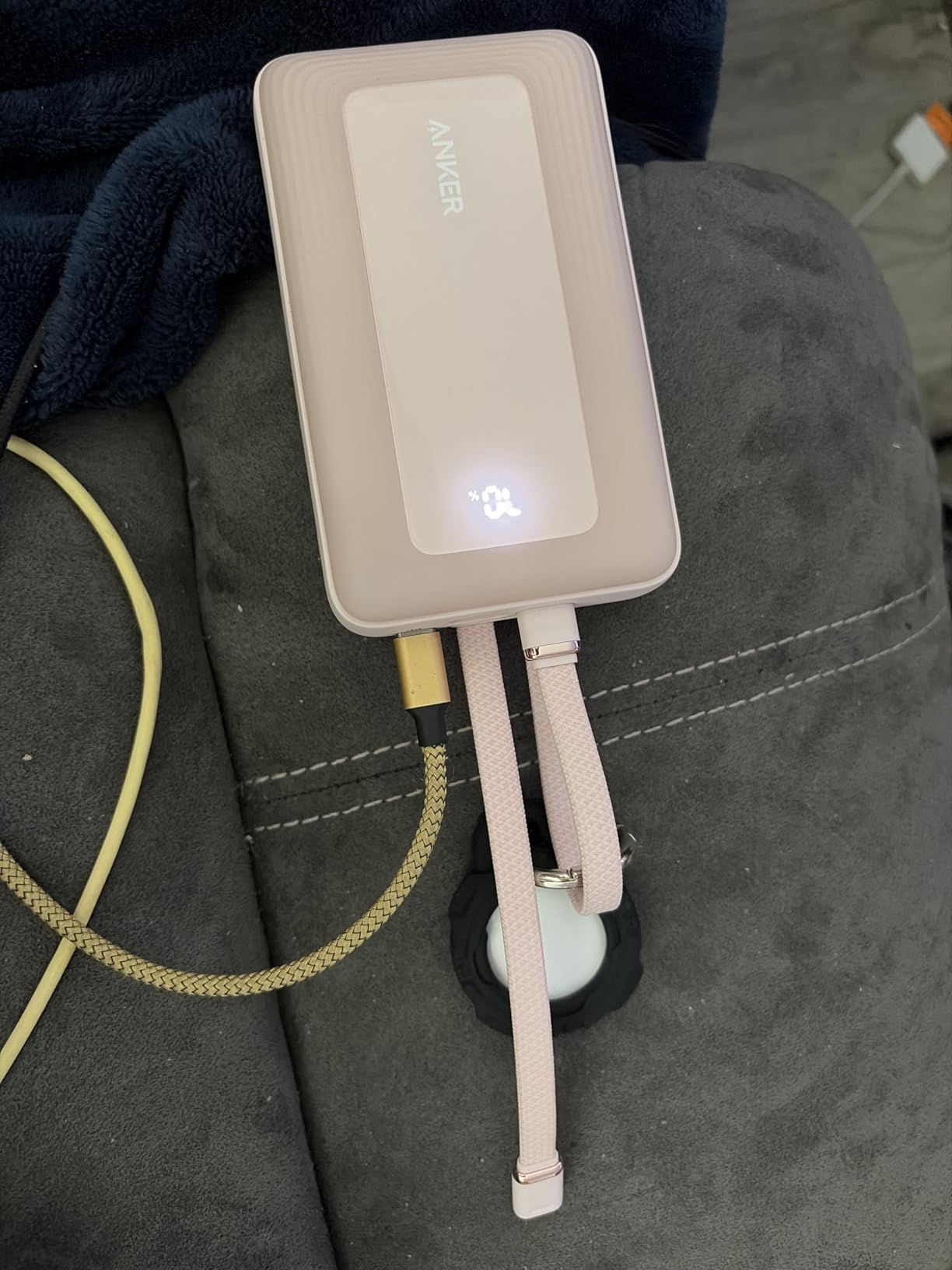 Anker Zolo Power Bank, 20,000mAh 45W Max Fast Portable Charger with Built-in USB-C Cable, USB C&A, 40W Battery Pack for iPhone 17 Series, MacBook, Samsung, and More (Charger Not Included) customer photo 1
