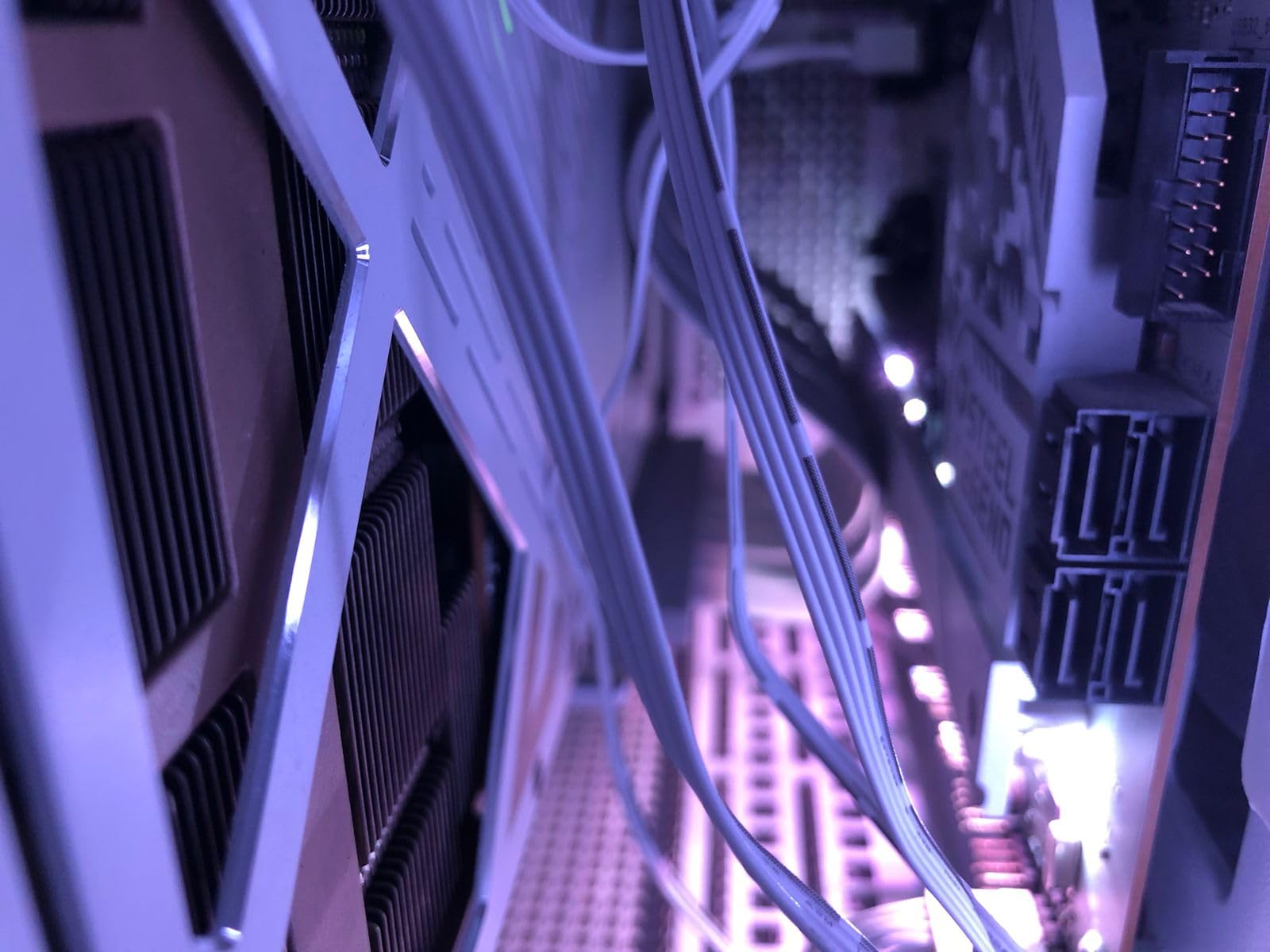 TRYX String PCIE 5.0 Riser Cable Vertical GPU Mount RTX 5090/5080 9070XT | 200mm, 16-Pin, 128GB/s, Gold-Plated Connector, Near-Zero Signal Loss, EMI Shield, Flexible, RTX 4090/5070 7900XT customer photo 2