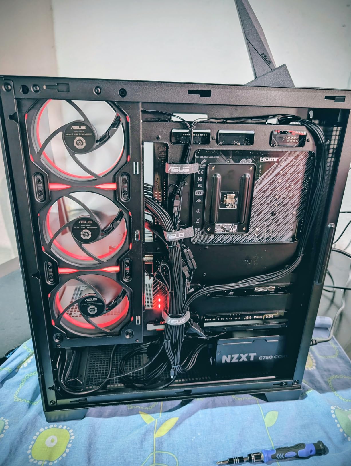 NZXT C750 Gold Core - 750W ATX 3.1 Power Supply - 80 Plus Gold - Cybenetics Platinum - Fully Modular - PCIe 5.1 300W 12V-2x6 - Zero RPM Fan - 105degC Capacitors - Black customer photo 1