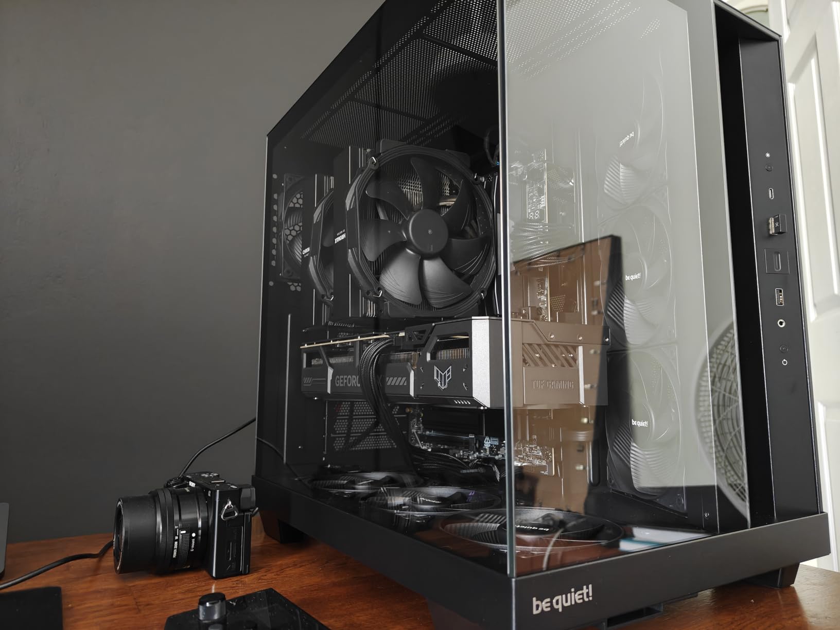 be quiet! Light Base 500 PC case, Fully windowed Front and Side Panel, Show case, Dual Chamber Design, 4 Pure Wings 3 PWM Fans, no RGB, Backside Connector Design customer photo 1