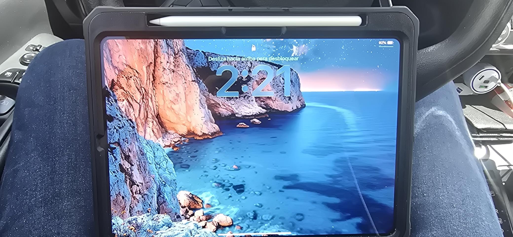iPad Pro 11-inch (M5): Ultra Retina XDR Display, 256GB, Landscape 12MP Front Camera/12MP Back Camera, LiDAR Scanner, Wi-Fi 7 with Apple N1, Face ID, All-Day Battery Life - Silver customer photo 2