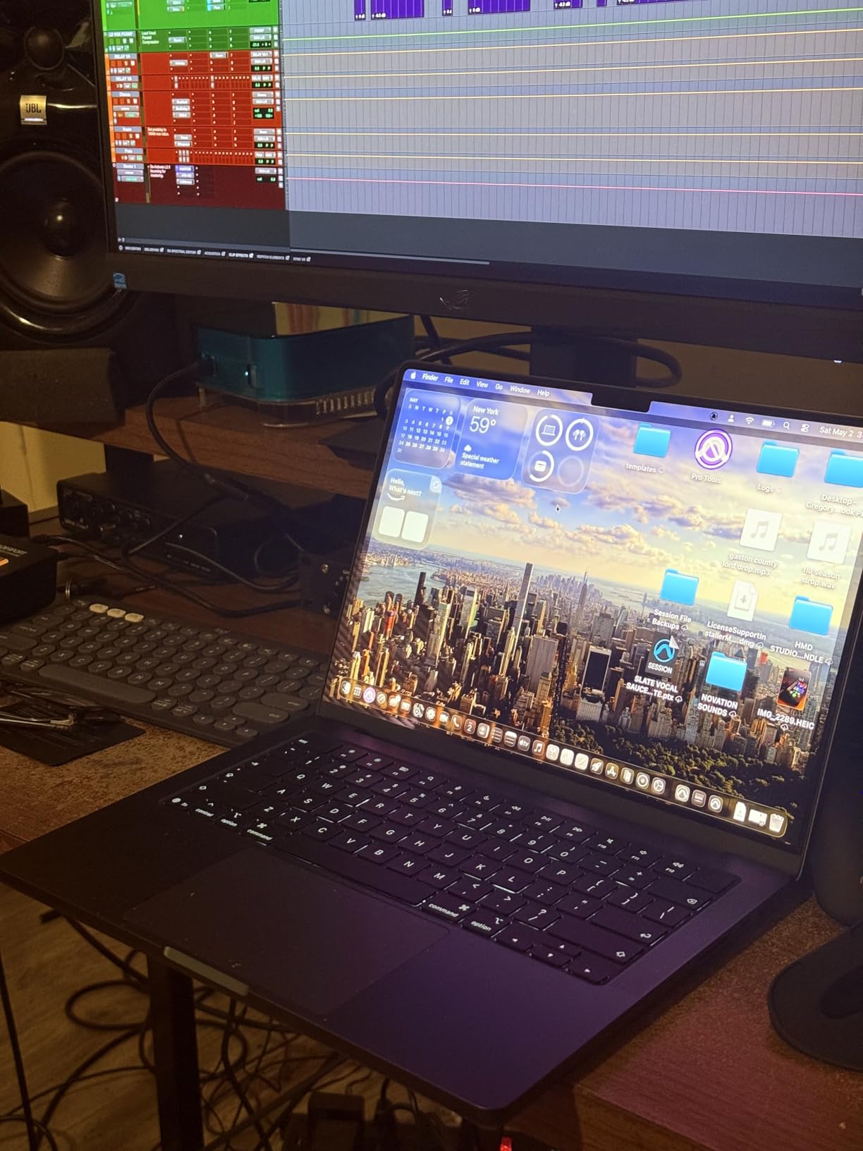 2025 MacBook Pro Laptop with Apple M5 chip with 10-core CPU and 10-core GPU: Built for AI, 14.2-inch Liquid Retina XDR Display, 24GB Unified Memory, 1TB SSD Storage; Silver customer photo 1
