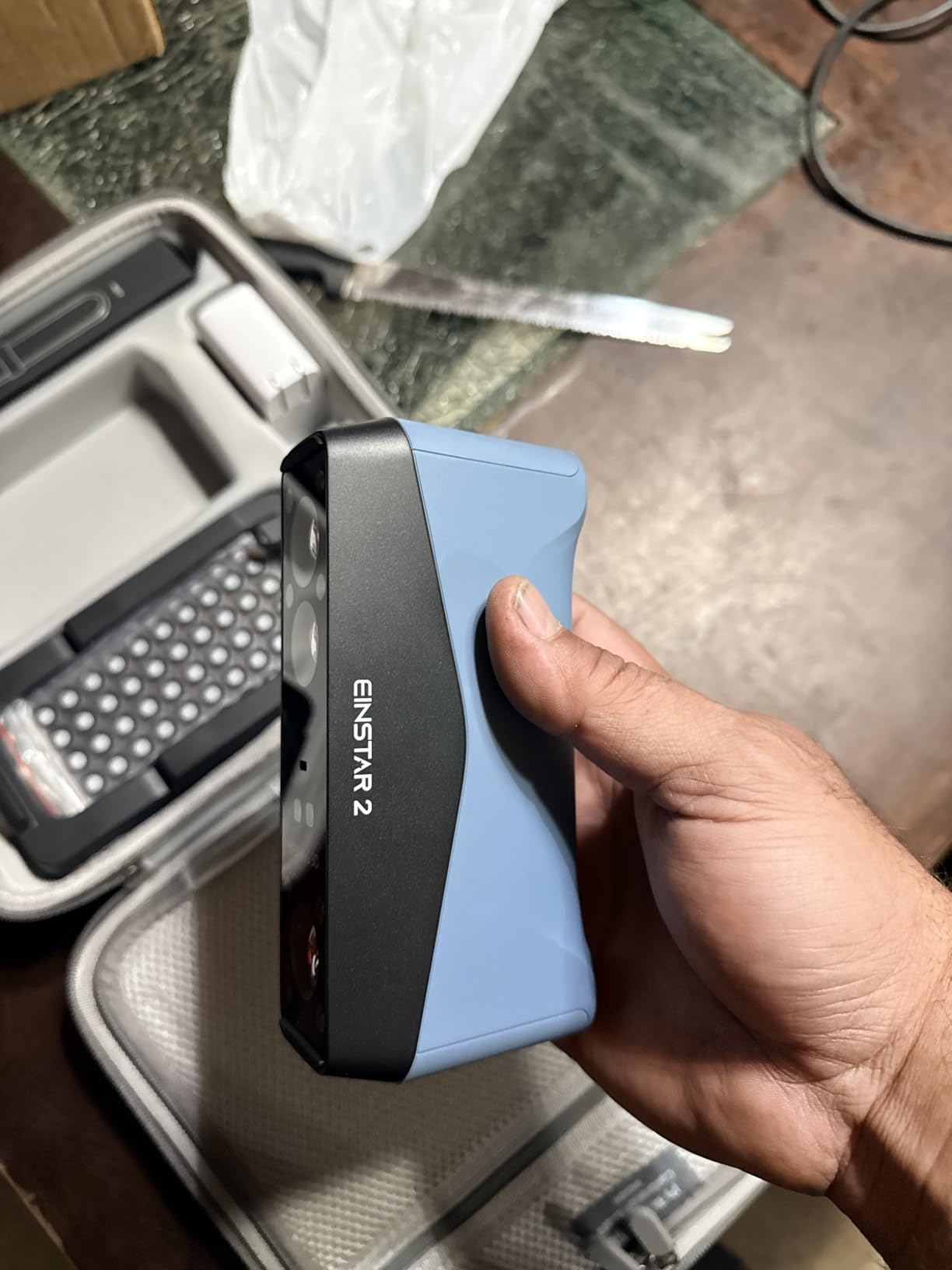 EINSTAR 2 Wireless 3D Scanner, 17 Parallel Lines Blue Laser and VCSEL Infrared Light Support 3D Scanning Small to Large Objects, Up to 90 FPS High Speed Scanning, Support 3mm, 6mm, 12mm Markers customer photo 1