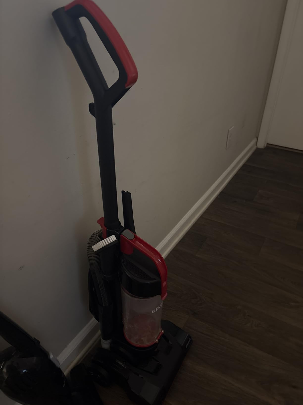 Bissell CleanView Upright Vacuum with Pet Hair Brush Roll, Powerful Suction, Pet Hair Tools, Large Dirt Container, 4438 customer photo 1
