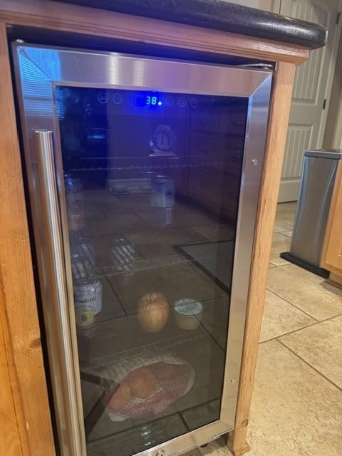 Feelfunn 24 inch Beverage Refrigerator - 180 Cans Under Counter Beverage Fridge with Glass Door & Safety Lock for Beer Wine Soda, Built-in or Freestanding Drink Fridge for Home Office Kitchen or Bar customer photo 1