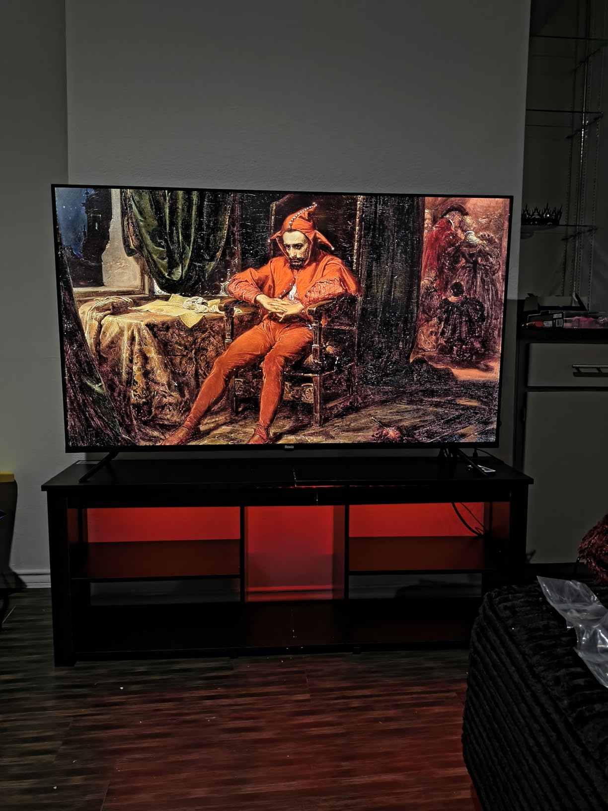Roku Smart TV - 50-Inch Select Series, 4K HDR TV - Roku TV with Roku Remote - Flat Screen LED Television with Wi-Fi for Streaming Live Local News, Sports, Family Entertainment customer photo 1