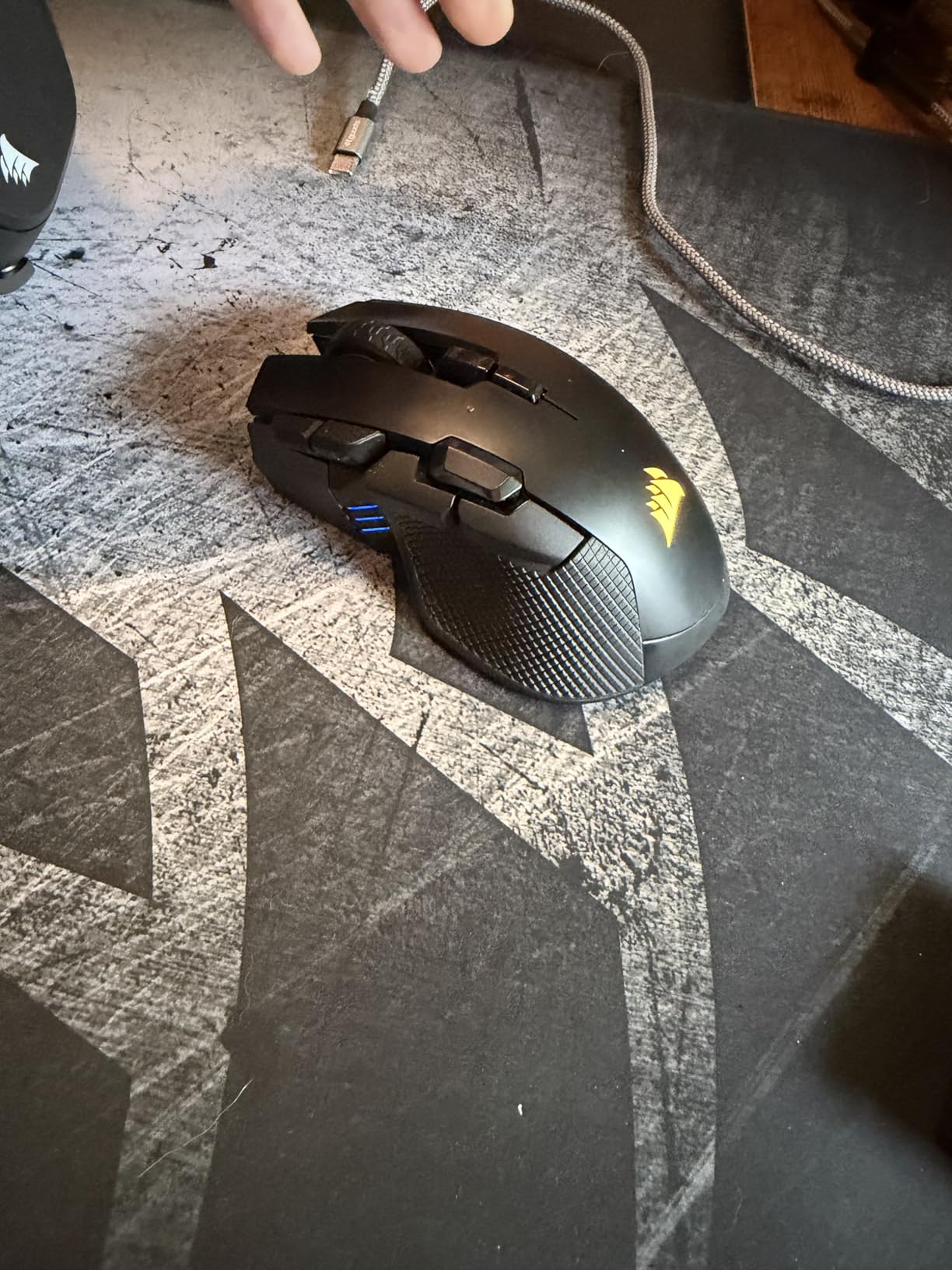 Corsair IRONCLAW Wireless SE Gaming Mouse – Black | 26,000 DPI, Ergonomic Design for Larger Hands, 10 Programmable Buttons, for MOBA, FPS, MMO customer photo 1