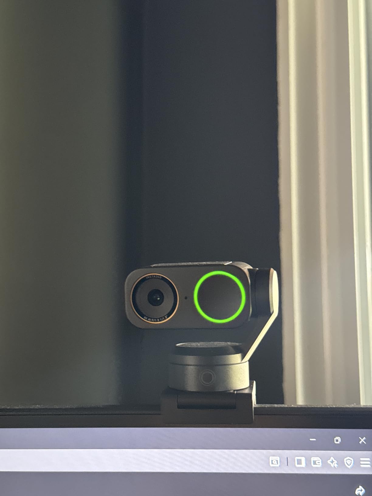 Insta360 Link 2 Pro – 4K PTZ Webcam for PC/Mac, 1/1.3” Sensor, Low-Light, AI Tracking, HDR, Directional Noise-Canceling Mics, Supports Stream Deck, Zoom, Teams, Twitch for Streaming or Meetings customer photo 2